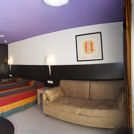 Sbh Monica فندق