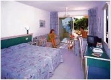 Sbh Monica فندق
