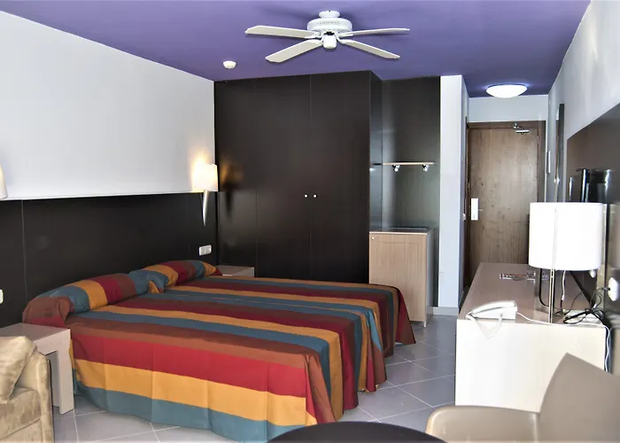 Hotell Sbh Monica 4*