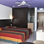 Отель Sbh Monica 4*